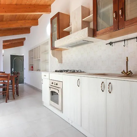 Cozy In With Kitchen Apartmán